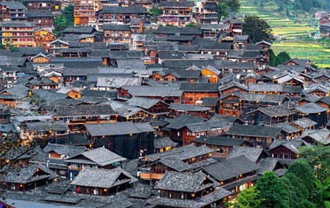 宝兴6种常见的外墙仿石漆施工工艺！